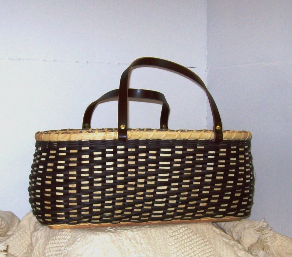 KNITTERS TOTE WITH WOOD BASE